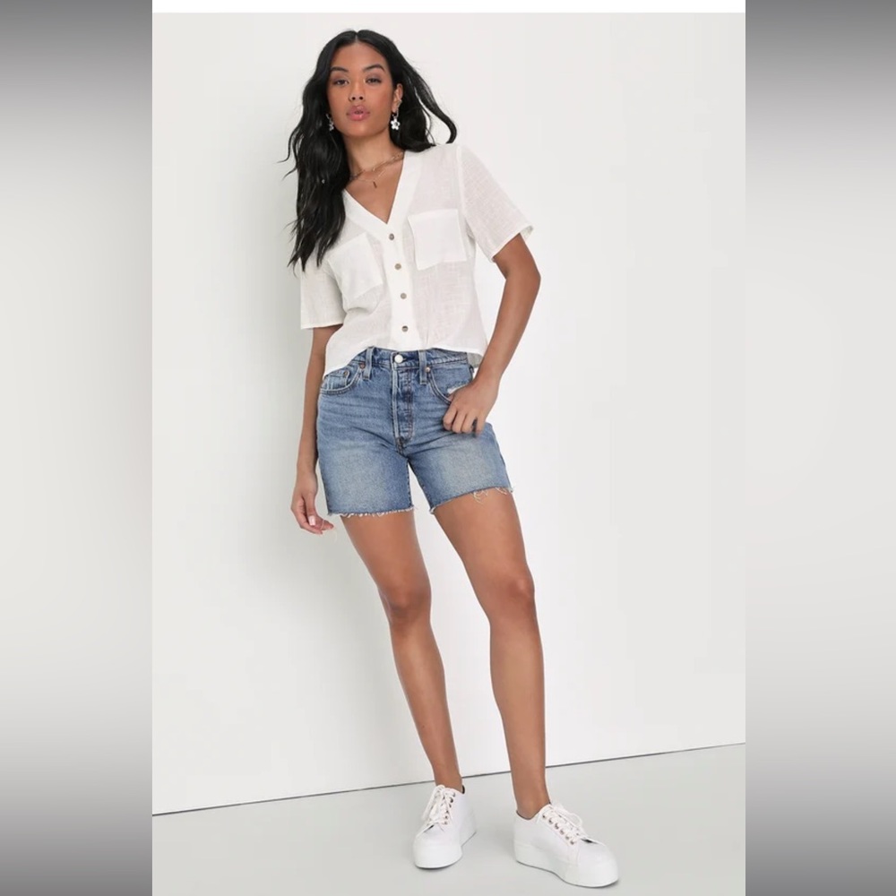 Levi’s 501 Thigh Medium Wash Cutoff Denim Shorts Size 26 NWT